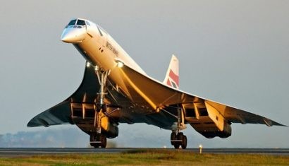  Không phải là chuyên gia trong lĩnh vực hàng không, người ta cũng dễ dàng nhận thấy sự giống nhau đến khó tin giữa chiếc máy bay TU-144 và chiếc Concorde. Ảnh: Đ.N