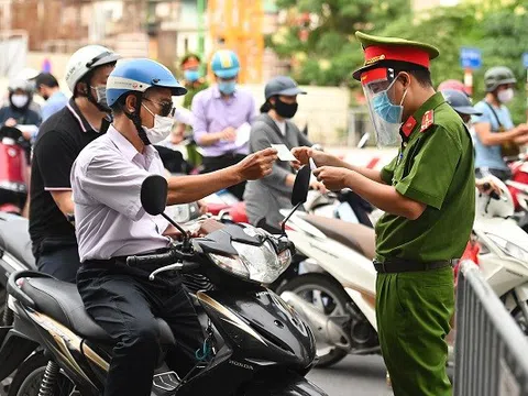 Hà Nội: 6 nhóm đối tượng dự kiến được cấp giấy đi đường là những ai?