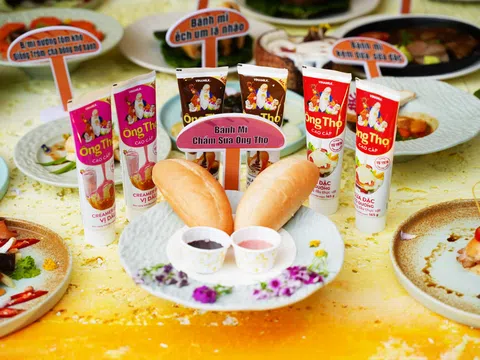 Bánh mì chấm sữa đặc - tự hào văn hoá ẩm thực Việt