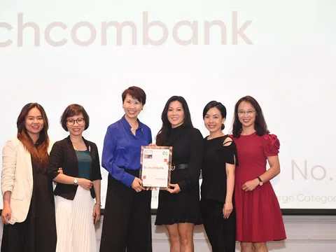 Techcombank – Ngân hàng duy nhất và là quán quân trên Bảng xếp hạng “Nơi làm việc xuất sắc nhất Việt Nam 2023” – hạng mục doanh nghiệp lớn