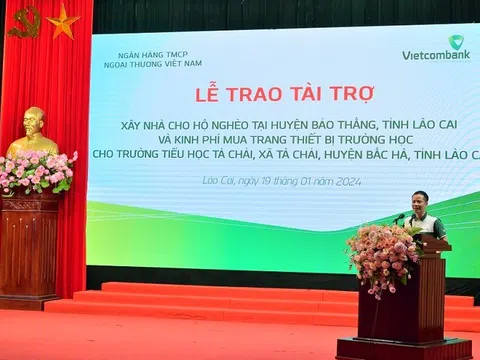 Vietcombank tài trợ 500 triệu đồng xây nhà cho người nghèo và kinh phí mua trang thiết bị trường học tại tỉnh Lào Cai