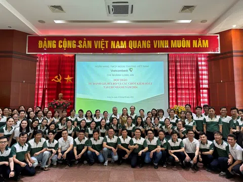 Hội thảo tự đánh giá rủi ro và các chốt kiểm soát tại Vietcombank Long An năm 2024